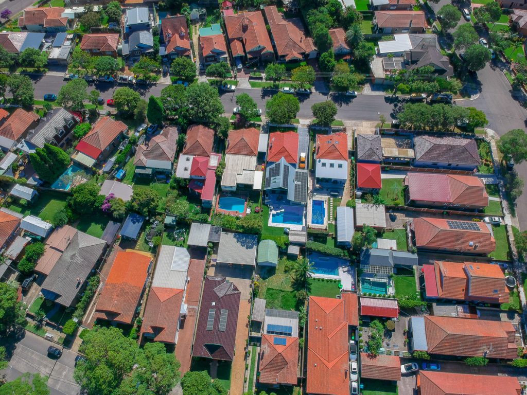 Local parks, shops, and proximity to nearby universities in Kensington.