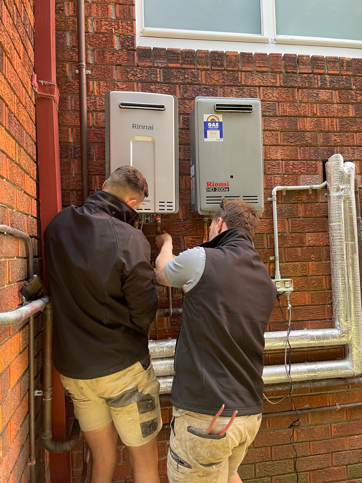 Mint Plumbing and Relining Gas Rinnai Hot Water Installation System